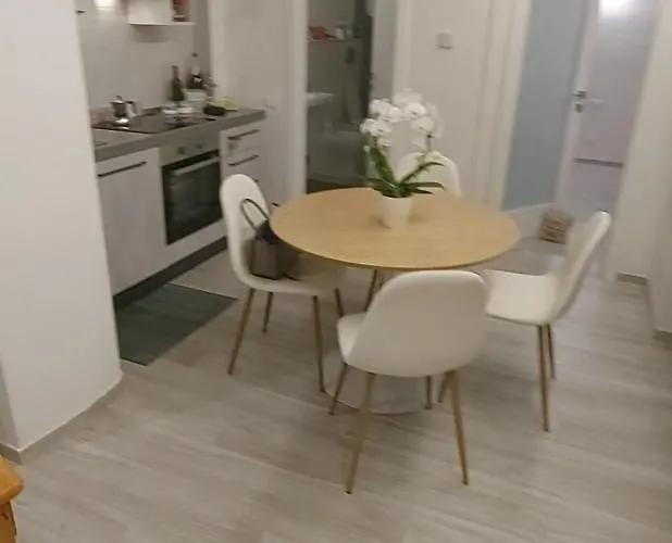 Апартаменти Acropolis В'яреджо